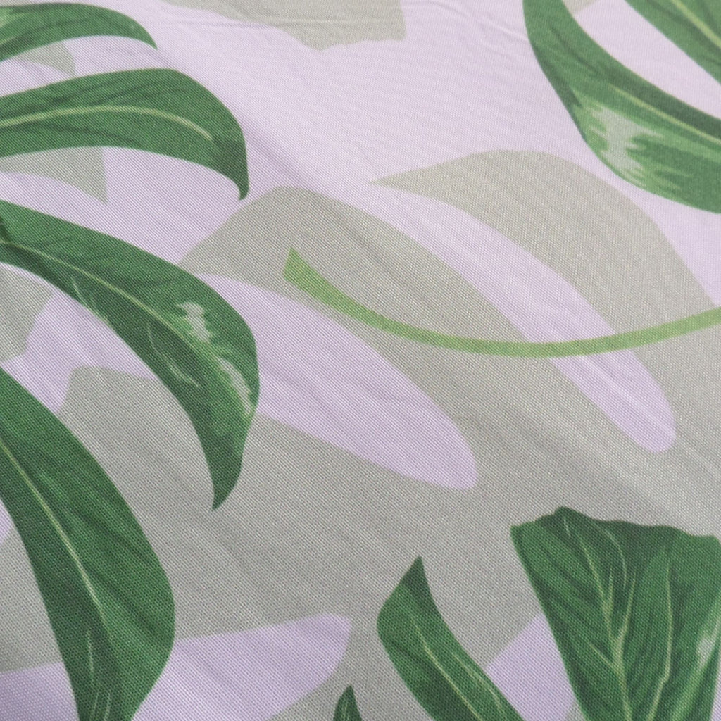 Cojín decorativo hojas que aporta confort, estilo y calidez al hogar. Su textura agradable y material resistente lo hacen ideal para salas y dormitorios, mejorando el descanso y renovando la decoración diaria.