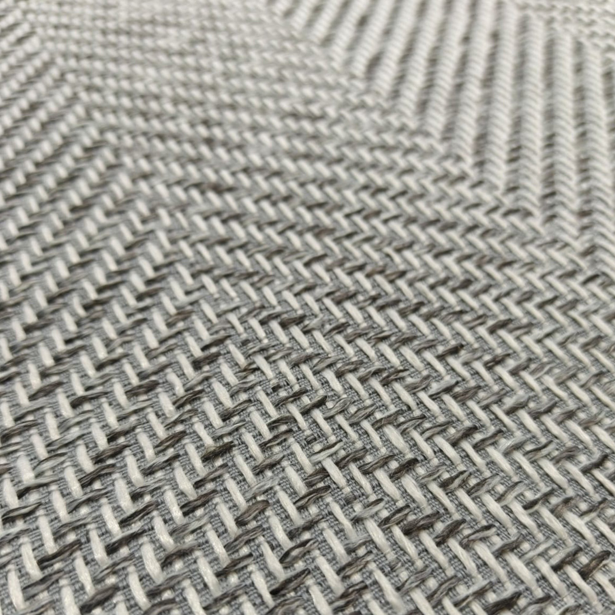 Alfombra interior práctica que aporta confort, protege el piso y complementa la decoración con diseño multicolor, ideal para zonas de uso frecuente y fácil mantenimiento.