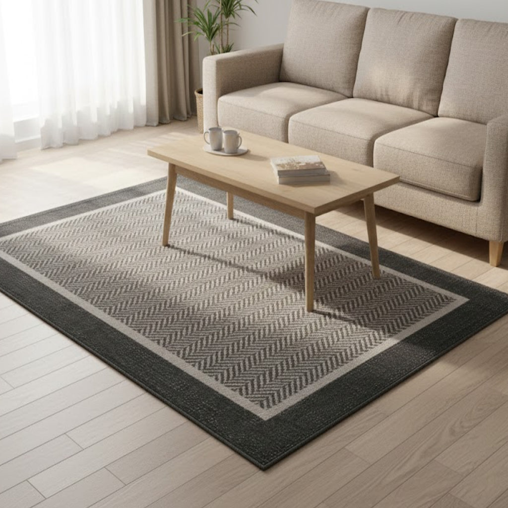 Alfombra interior práctica y decorativa que aporta confort y protege el piso. Su diseño multicolor y material resistente la hacen ideal para zonas de uso frecuente, ofreciendo orden visual y fácil mantenimiento diario.